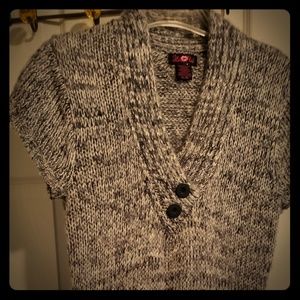 Black and wht tunic sweater